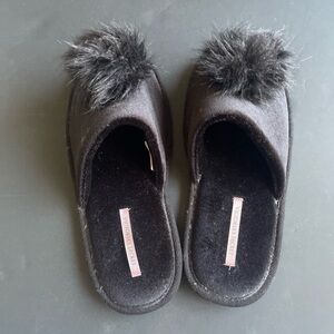 New Without Tags Black Pom Pom Victoria Secrets Slippers Size Large